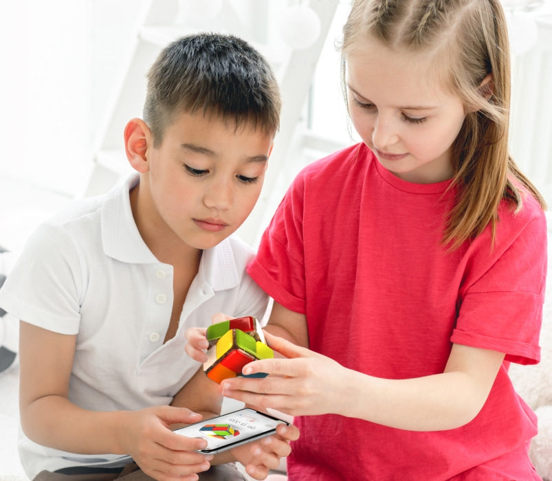 Load video: Smart and connected Rubik's Cube Game
